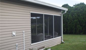 901 Laurel Cir, Barefoot Bay, FL 32976