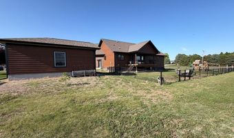 1524 Beechwood Dr, Aurora, NE 68818