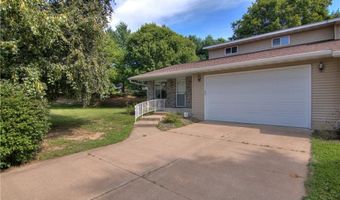 1108 Glades Dr, Altoona, WI 54720