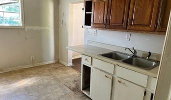 221 E Broadway Ave, Augusta, KS 67010