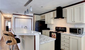 918 Laurel Cir, Barefoot Bay, FL 32976