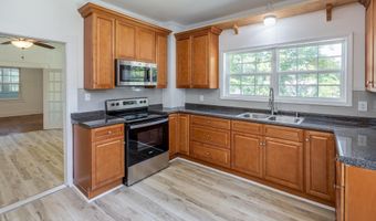 822 Chesnut St, Camden, SC 29020