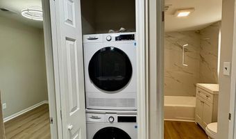 2008 38TH St SE 302, Washington, DC 20020