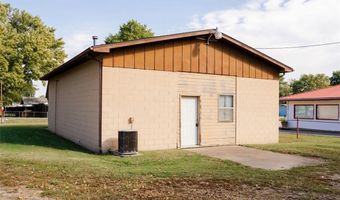 1000 4th St, Altamont, KS 67330