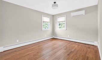 44 Village Ave, Cranston, RI 02920