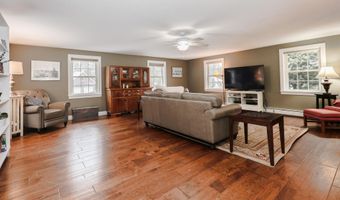 2 Deer Run Cir, Arundel, ME 04046