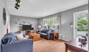 62 Walnut St, Beachwood, NJ 08722