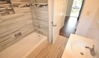 520 OAKLAND Rd, Auburndale, FL 33823
