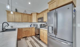 179 Broadway Street E B8, Arnolds Park, IA 51331