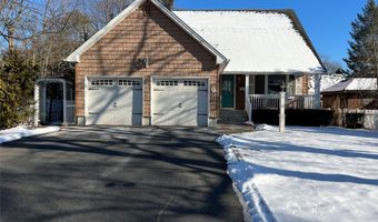 94 Carman Pl, Amityville, NY 11701