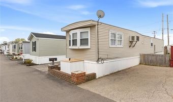 11 East Dr, East Providence, RI 02916
