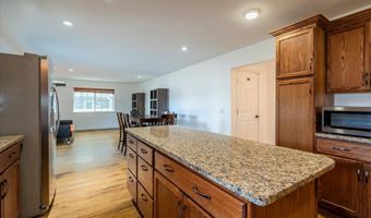 1057 4th St SE, Bandon, OR 97411
