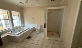 402 E College St, Altus, AR 72821