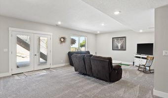 5089 Tree Valley Rd, Chubbuck, ID 83202