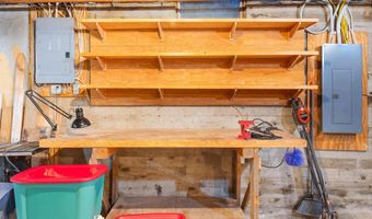 36 Woodlawn Ave, Auburn, ME 04210