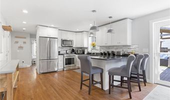 3811 Mendon Rd, Cumberland, RI 02864