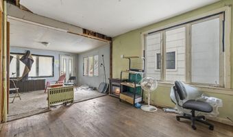 39 W 40TH St, Bayonne, NJ 07002