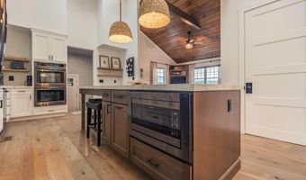 917 McDonald Dr, Amsterdam, NY 12070