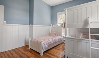 10 Wharf Rd, Center Harbor, NH 03226