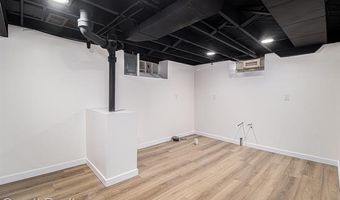 9986 Becker Ave, Allen Park, MI 48101