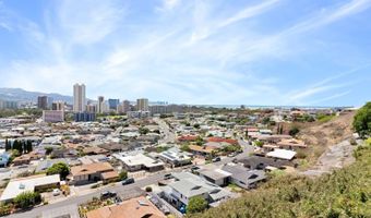 3404 Ala Hinalo Pl, Honolulu, HI 96818