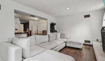 105 WINDWARD Dr, Barnegat, NJ 08005