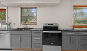 621 Pioneer Dr, Indianapolis, IN 46217