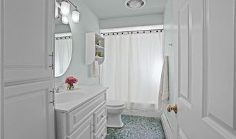 30 Eldredge Ave, East Greenwich, RI 02818