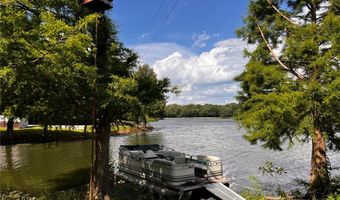 8360 Club Ln, Alma, IL 62807