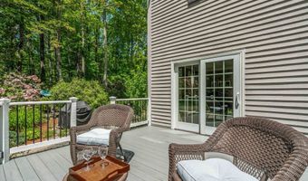 10 Buttonwood Rd, Bedford, NH 03110