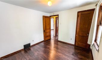 987 Boone St, Akron, OH 44306