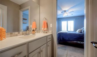 823 155th Cir, Basehor, KS 66007