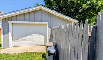 131 Grove Dr, Ashtabula, OH 44004