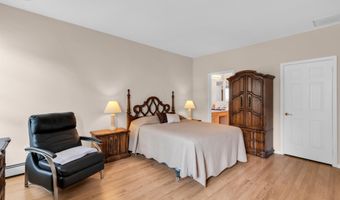 90 Sandpiper Dr, Bayville, NJ 08721