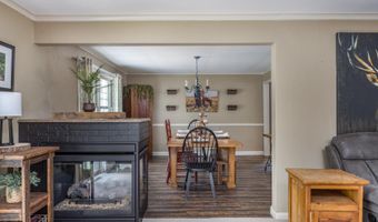 11 MEADOWBROOK Ct, Appleton, WI 54914
