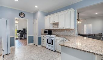 222 Country Club Dr, Benton, LA 71006