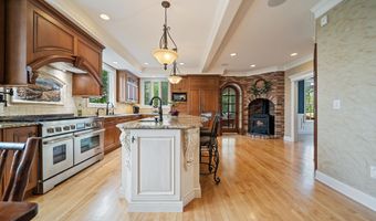 3 Baldwin Ln, Bedford, NH 03110