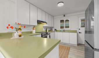 4819 Likini St, Honolulu, HI 96818