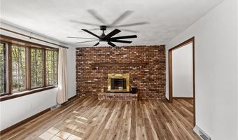 886 Weaver Hill Rd, Coventry, RI 02816