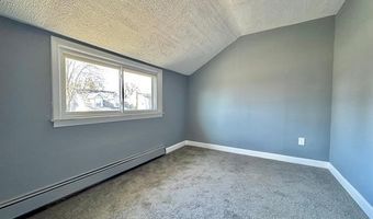 432 Edgewater Dr, Algonac, MI 48001