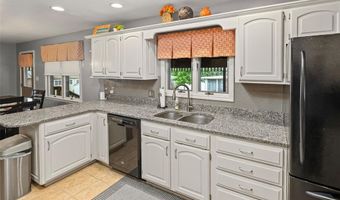 207 Ladd St, Alton, IL 62002