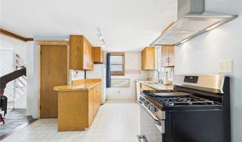 61 Blanding Ave, Barrington, RI 02806