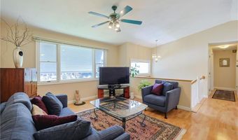 15 Blue Jay Dr, Cranston, RI 02920