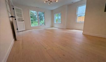 2011 N UPTON St, Arlington, VA 22207