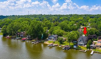 1539 Lowe Dr, Algonquin, IL 60102