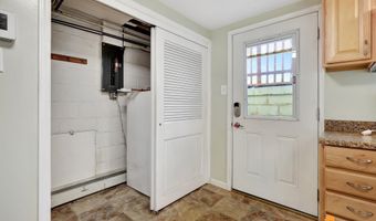 7813 Dover Ave, Anchorage, AK 99504