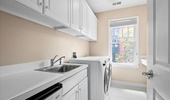 2863 11TH St N, Arlington, VA 22201