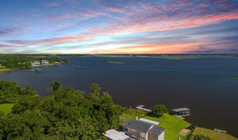435 Christi Ln, Biloxi, MS 39531