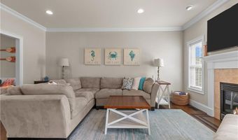 5 Lowndes St, Newport, RI 02840