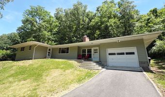 7 Cable Ln, Athens, OH 45701